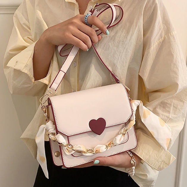 小眾包包女心形超仙斜挎包2023新款夏季百搭單肩包高檔鏈條小方包-細節圖3