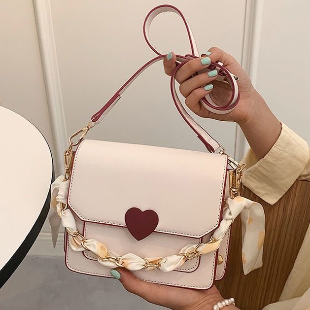 小眾包包女心形超仙斜挎包2023新款夏季百搭單肩包高檔鏈條小方包-細節圖4