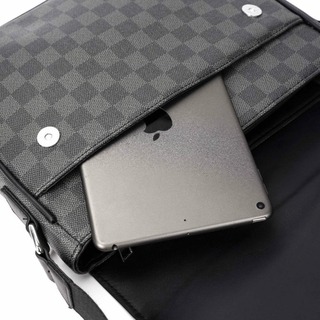 FASHION BAGSTORE 限時下殺，韓版男士側背包橫款郵差包名牌LV同款格子面料男士戶外斜背包皮革斜挎包單肩包-細節圖6