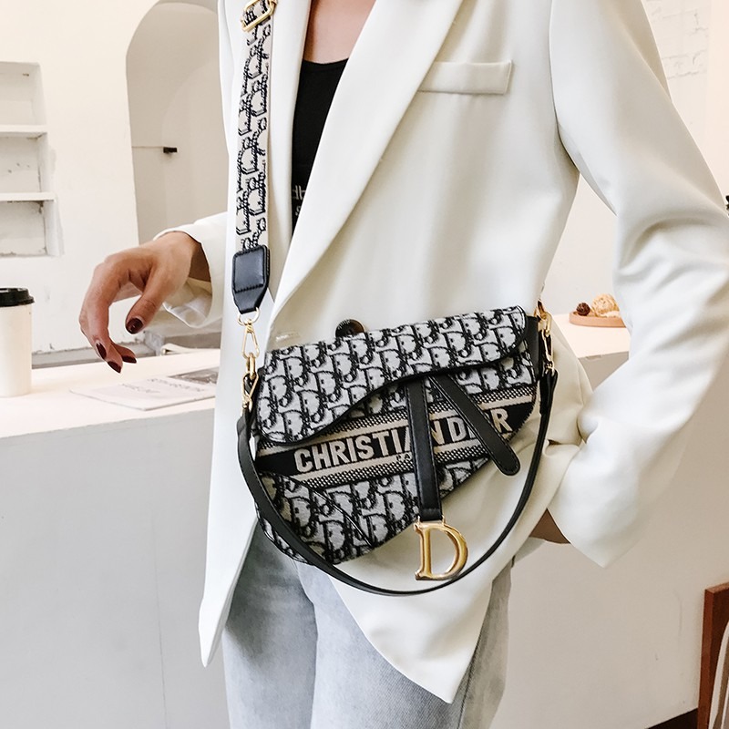 休閒復古 馬鞍包 歐美時尚潮流 經典款 手提包 網紅爆款 寬肩帶 單肩包 斜挎包 斜背包-細節圖3