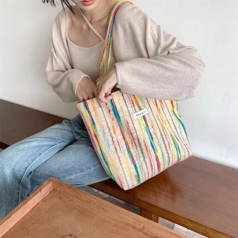 【拾趣】Wfei包包 彩虹條紋 帆布包 ins韓風 重工立體刺繡 大容量手提包-細節圖2