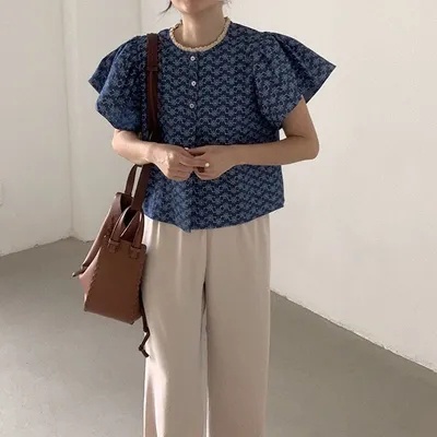 牛奶少女[氣質出眾]韓國chic夏季新款甜美減齡顯瘦薄牛仔印花飛飛袖襯衫單排扣上衣女-細節圖9