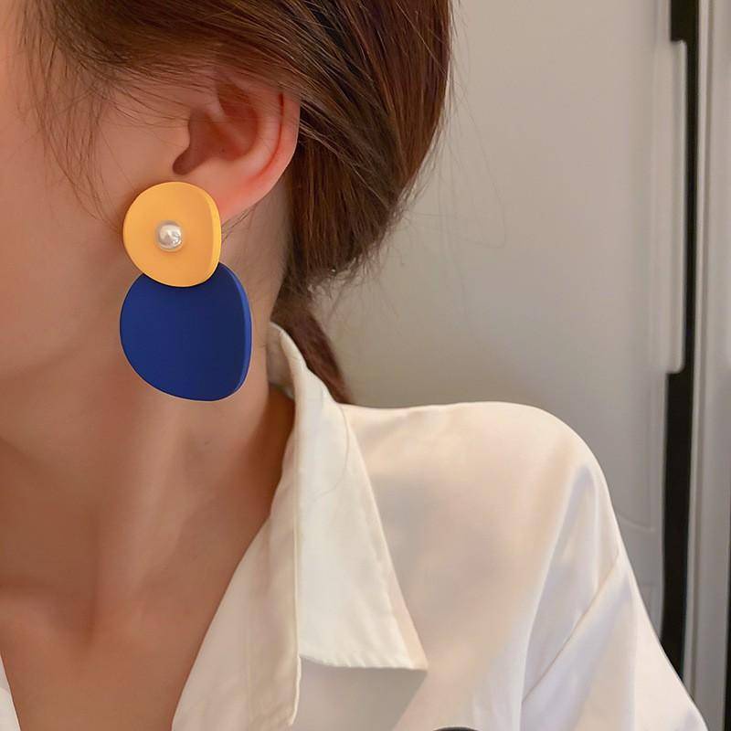 辣妹穿搭必備 925銀針克萊因藍耳環韓國新款設計感耳墜個性氣質高級感耳飾品女生配飾 現貨 實拍-細節圖4