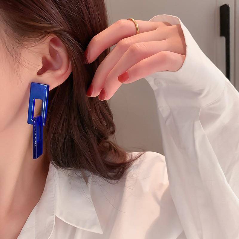 辣妹穿搭必備 925銀針克萊因藍耳環韓國新款設計感耳墜個性氣質高級感耳飾品女生配飾 現貨 實拍-細節圖6