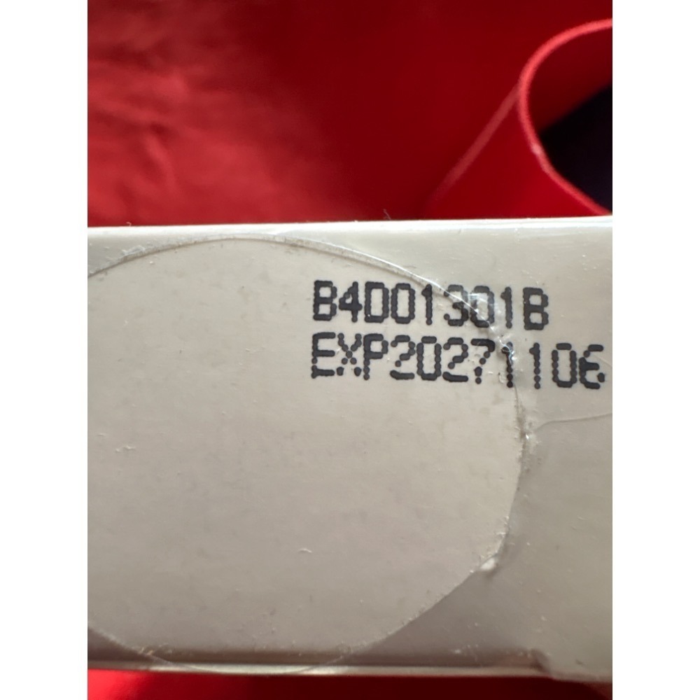 荷麗美加 | 無色防曬精華50ml 無色保濕 敏弱肌友善｜未拆良品(舊款包裝盒) |　有效日期２０２７１１０６-細節圖3