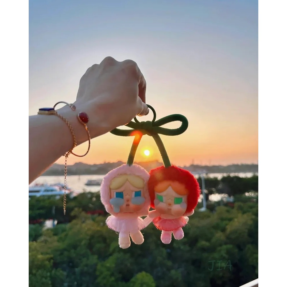 <官方正版授權>POP MART 泡泡瑪特 哭娃 Crybaby 甜在一起 櫻桃 漂浮手辦 吊卡 掛件 吊飾 蝴蝶結-細節圖4