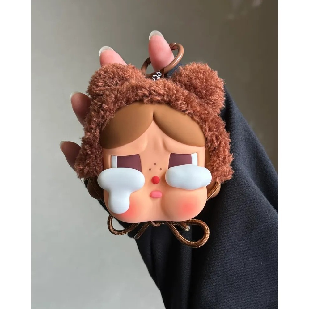 <官方正版>正版泡泡瑪特 POPMART 哭娃 Crybaby 悲傷俱樂部系列 毛絨耳機包 零錢包-細節圖8