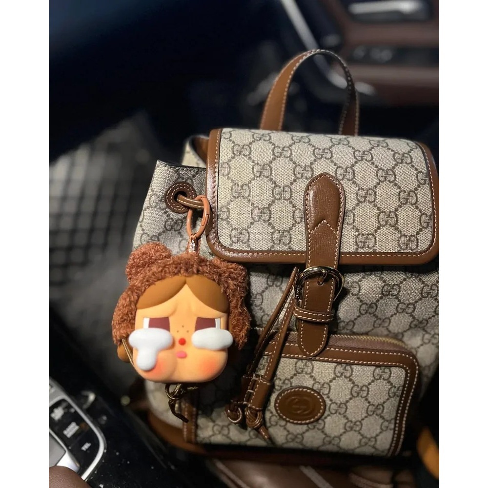 <官方正版>正版泡泡瑪特 POPMART 哭娃 Crybaby 悲傷俱樂部系列 毛絨耳機包 零錢包-細節圖9