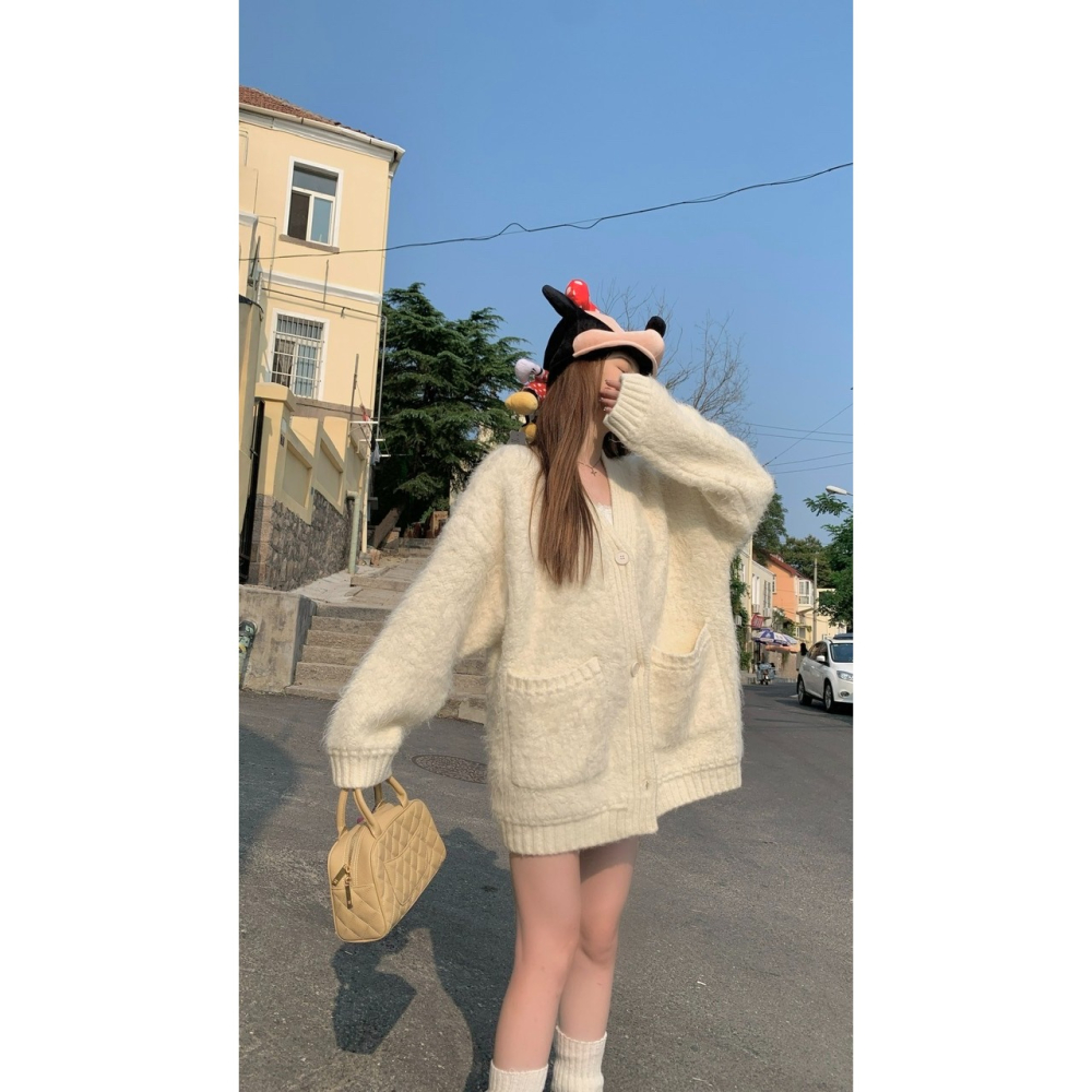 S436✨現貨/韓系/秋冬/軟軟軟~白色毛衣外套/寬鬆/加厚/保暖/針織外套/單排釦/軟糯/長袖/毛茸茸/毛絨絨/熊熊感-細節圖9