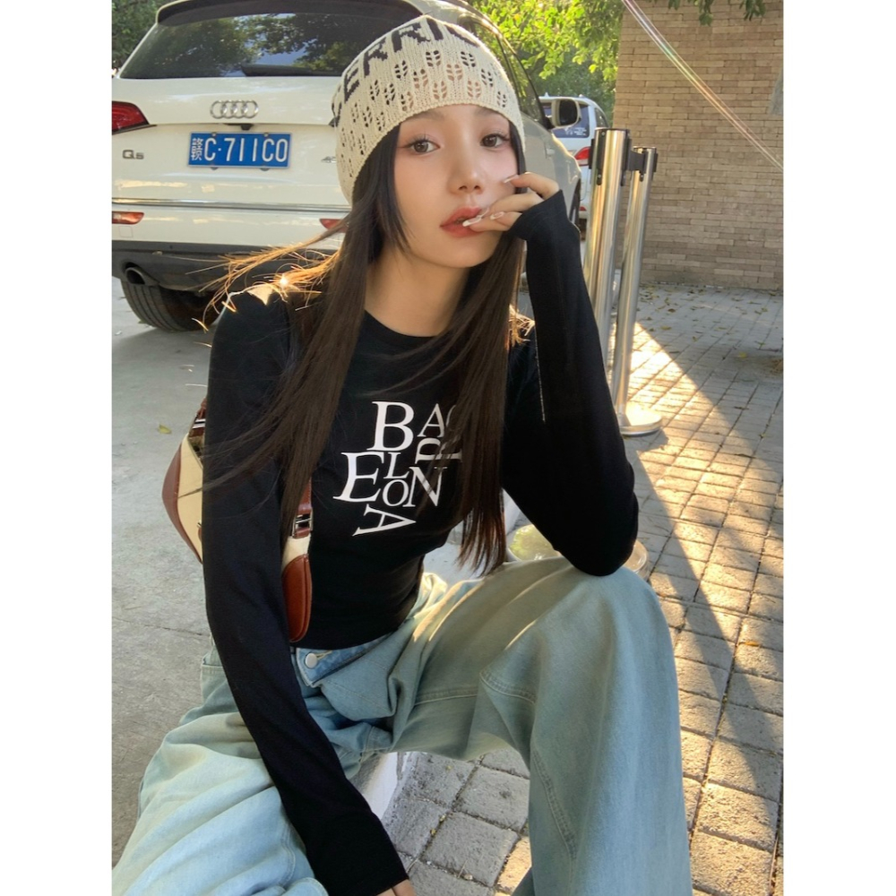 T218✨現貨/美式/紫色/字母/緊身/設計感/長袖字母/T恤上衣/短版上衣/長袖T恤/長袖上衣/學生必備/小紅書穿搭-細節圖3