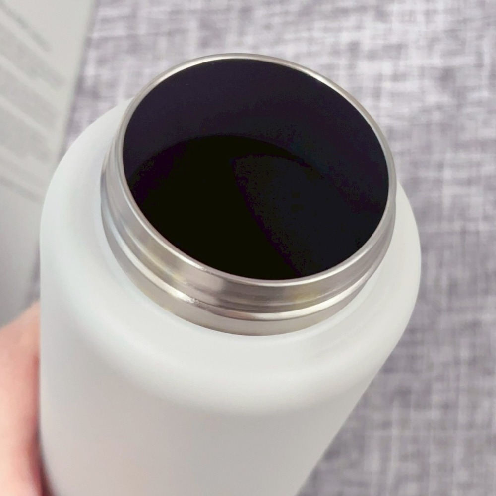 ❤️叮叮百貨❤️全新 WOKY輕芯鈦提手運動保溫瓶850ml-灰色-細節圖3