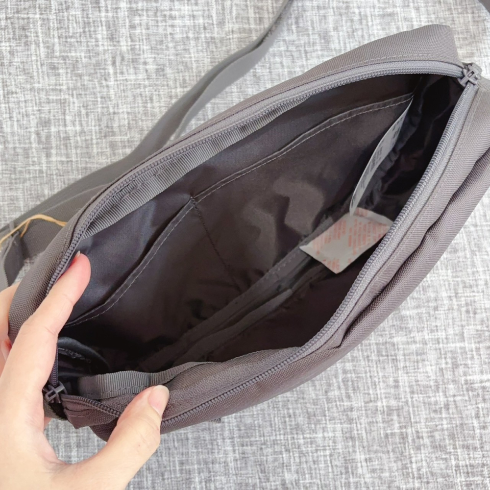 ❤️叮叮百貨❤️全新 MUJI無印良品 撥水加工附背面口袋肩背包-墨灰-細節圖2