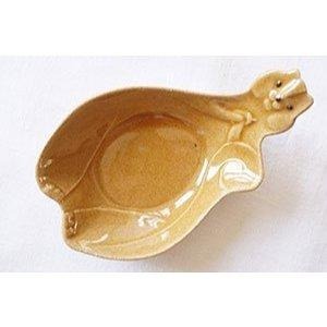 ｜隱隱選物｜【現貨】益子燒 吉澤窯/職人手作 松鼠飯匙盤 抱著橡實器皿-細節圖9