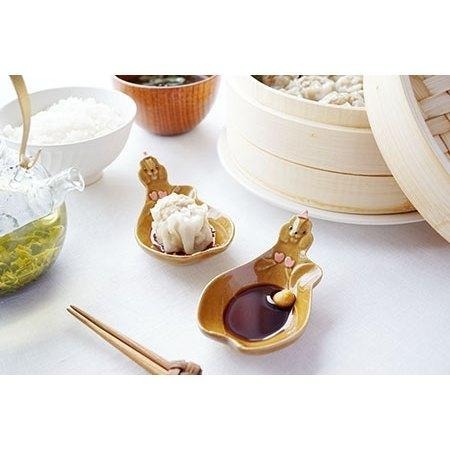 ｜隱隱選物｜【現貨】益子燒 吉澤窯/職人手作 松鼠飯匙盤 抱著橡實器皿-細節圖2