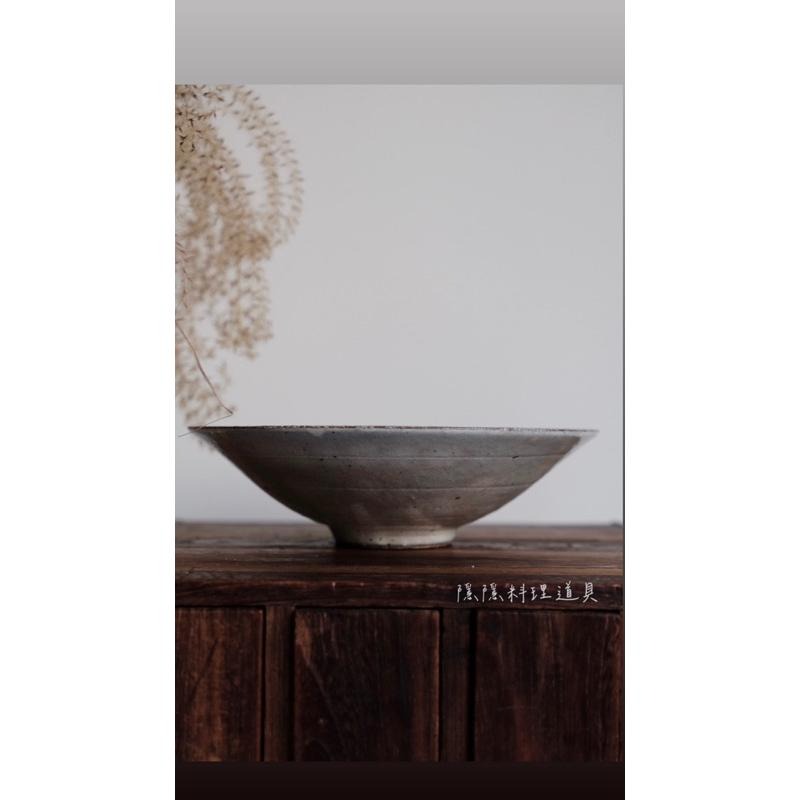 ｜隱隱選物｜【現貨】六魯 黄粉引花占6.5寸/20cm 鉢/盤/日式器皿-細節圖5