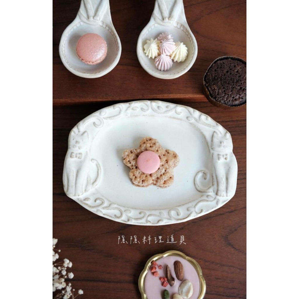 ｜隱隱選物｜【現貨】益子燒 職人-若林健吾 戴著領結的貓咪橢圓器皿-細節圖2