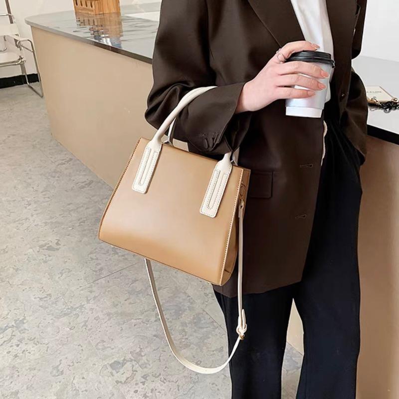 ᴴᴬᴷᵁᴺᴬᴹᴬᵀᴬᵀᴬ｜現貨+預購/《一杯咖啡☕️》質感大容量手提皮革側背包/3Color-細節圖6