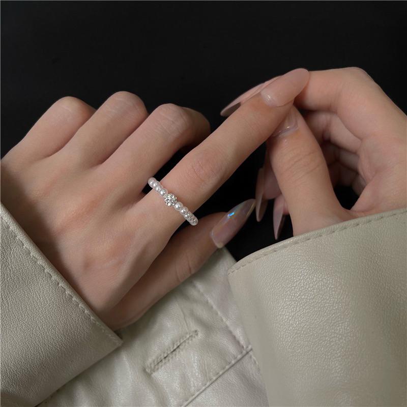 𝗟𝗔𝗥𝗞＇𝗦 ♡ 現貨｜特惠款🥂氣質仿珍珠小鑽串珠戒指-細節圖4