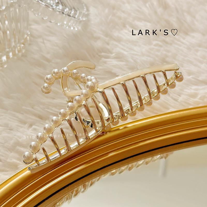𝗟𝗔𝗥𝗞＇𝗦 ♡ 現貨｜正韓🇰🇷 精緻雙𝑪珍珠人魚姬 醋酸 重磅 合金 鯊魚夾-細節圖4