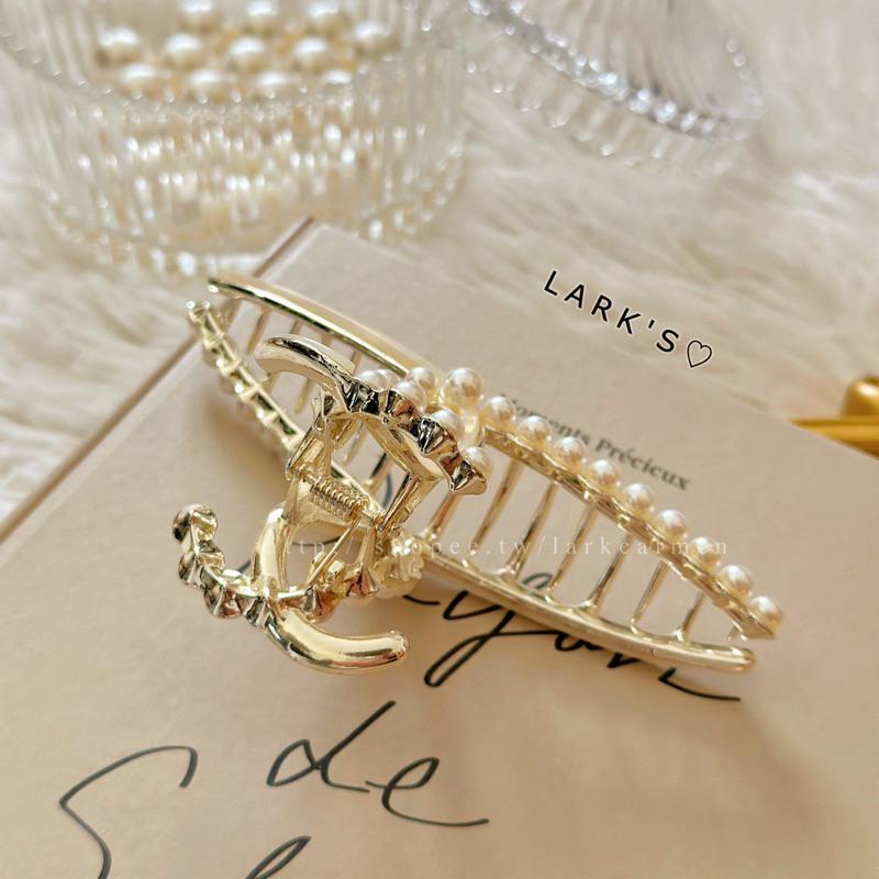 𝗟𝗔𝗥𝗞＇𝗦 ♡ 現貨｜正韓🇰🇷 精緻雙𝑪珍珠人魚姬 醋酸 重磅 合金 鯊魚夾-細節圖7