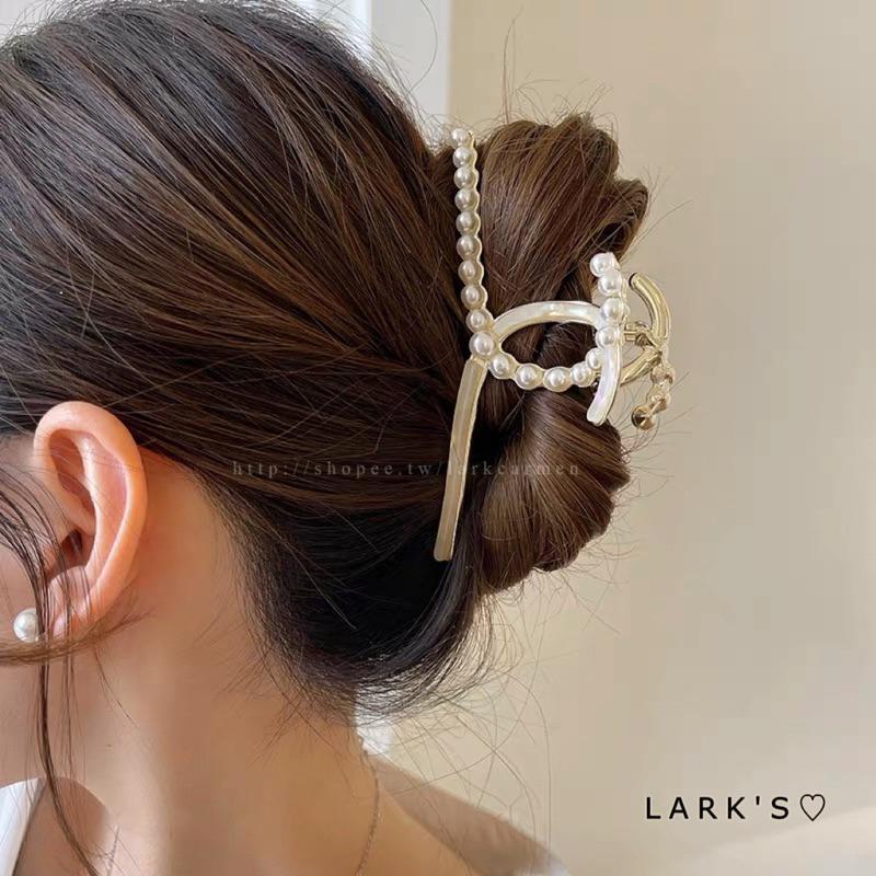 𝗟𝗔𝗥𝗞＇𝗦 ♡ 現貨｜正韓🇰🇷 精緻雙𝑪珍珠人魚姬 醋酸 重磅 合金 鯊魚夾-細節圖9