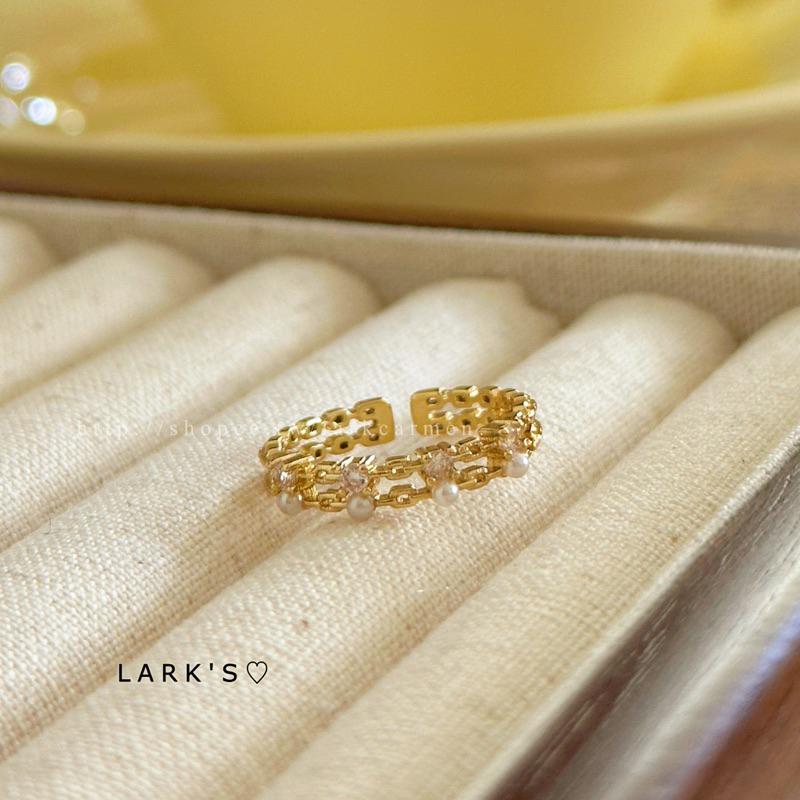 𝗟𝗔𝗥𝗞＇𝗦 ♡ 現貨｜合金 輕奢質感 珍珠鋯石雙鍊 戒指 開口戒指-細節圖4