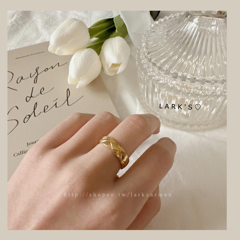𝗟𝗔𝗥𝗞＇𝗦 ♡ 現貨｜鈦鋼 自訂款 𝒞𝑜𝒸𝑜 菱格 戒指｜3色 美圍-細節圖6