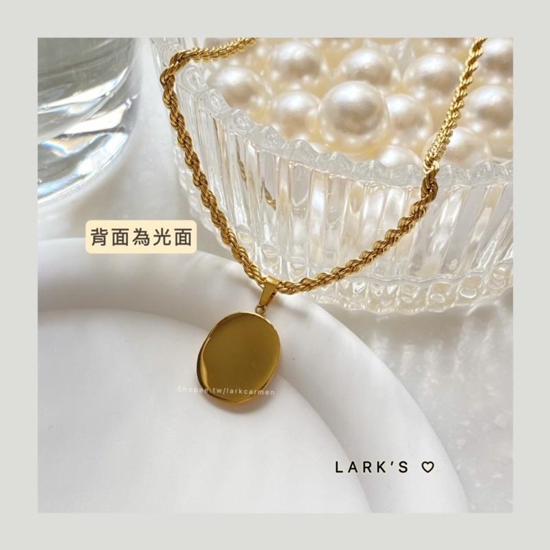 𝗟𝗔𝗥𝗞’𝗦 ♡︎ 現貨｜鈦鋼鍍18k 金色vintage向日葵吊牌 項鍊 麻花鍊-細節圖7