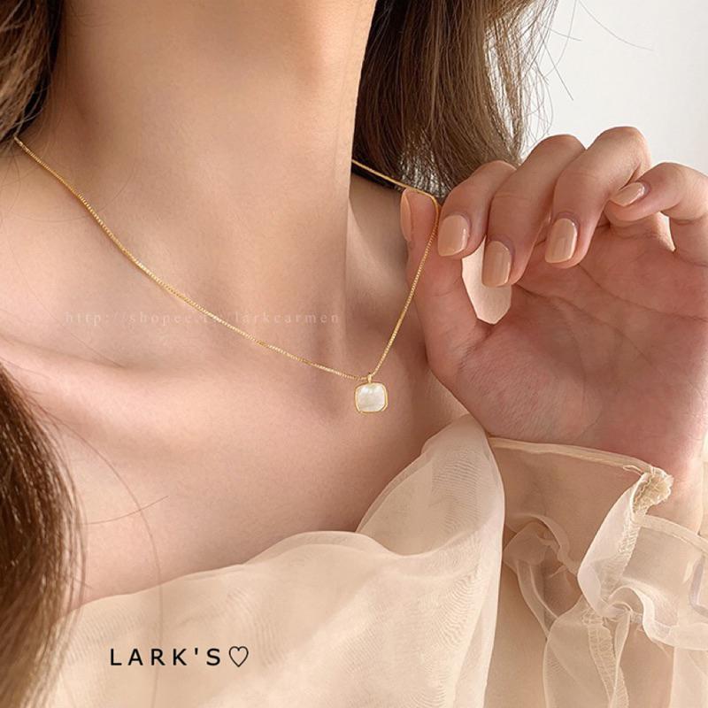 𝗟𝗔𝗥𝗞＇𝗦 ♡ 現貨｜鈦鋼鍍18k 復古母貝小方糖項鍊 鎖骨鍊-細節圖7