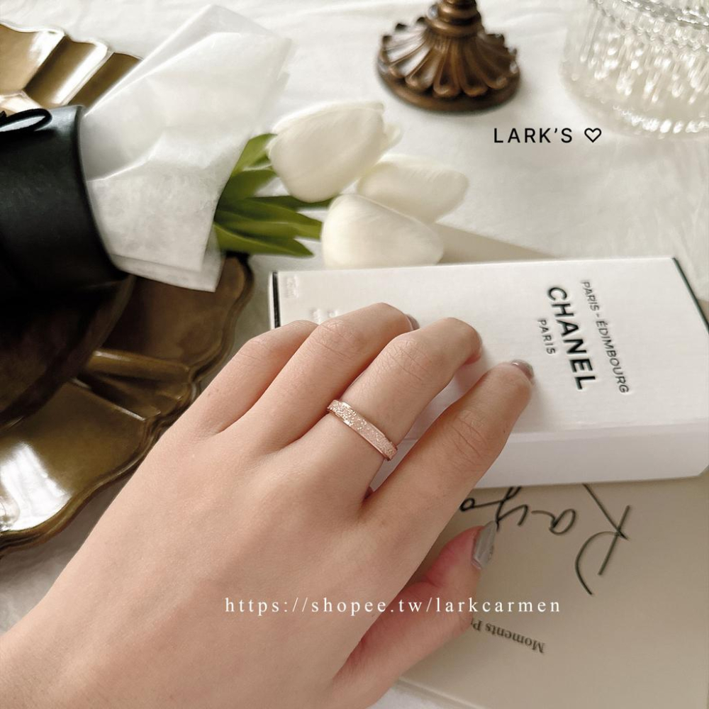 𝗟𝗔𝗥𝗞＇𝗦 ♡ 現貨｜鈦鋼 輕奢玫瑰金鑽砂戒指 美圍#7 #8-細節圖2