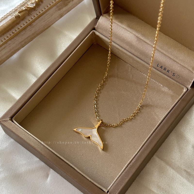 𝗟𝗔𝗥𝗞＇𝗦 ♡ 現貨｜鈦鋼鍍18k Mermaid 美人魚尾母貝 項鍊 鎖骨鏈-細節圖2