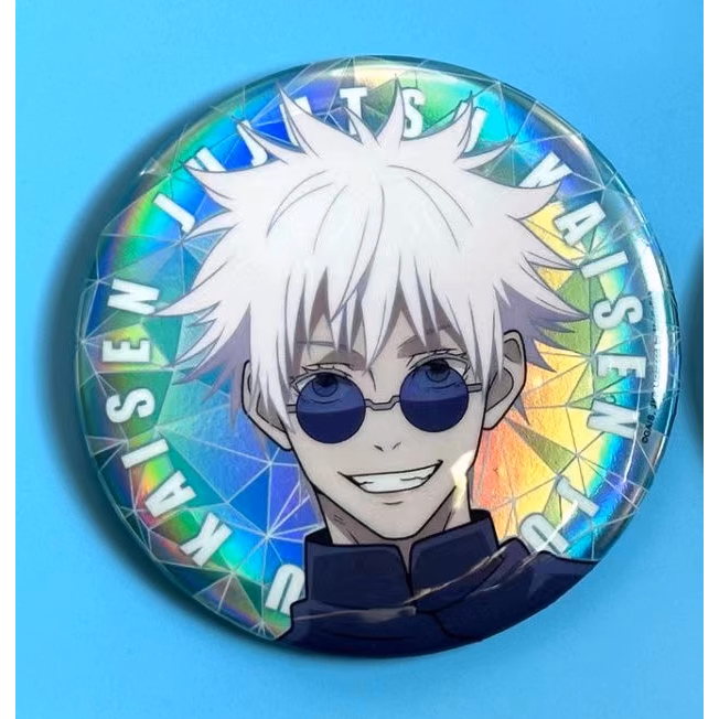 白阿尼現貨｜正版授權｜咒術迴戰 五條悟 鐳射大胸章｜75mm｜咒術高專 五條悟徽章 五條悟胸章 馬口鐵 咒術迴戰徽章-細節圖2