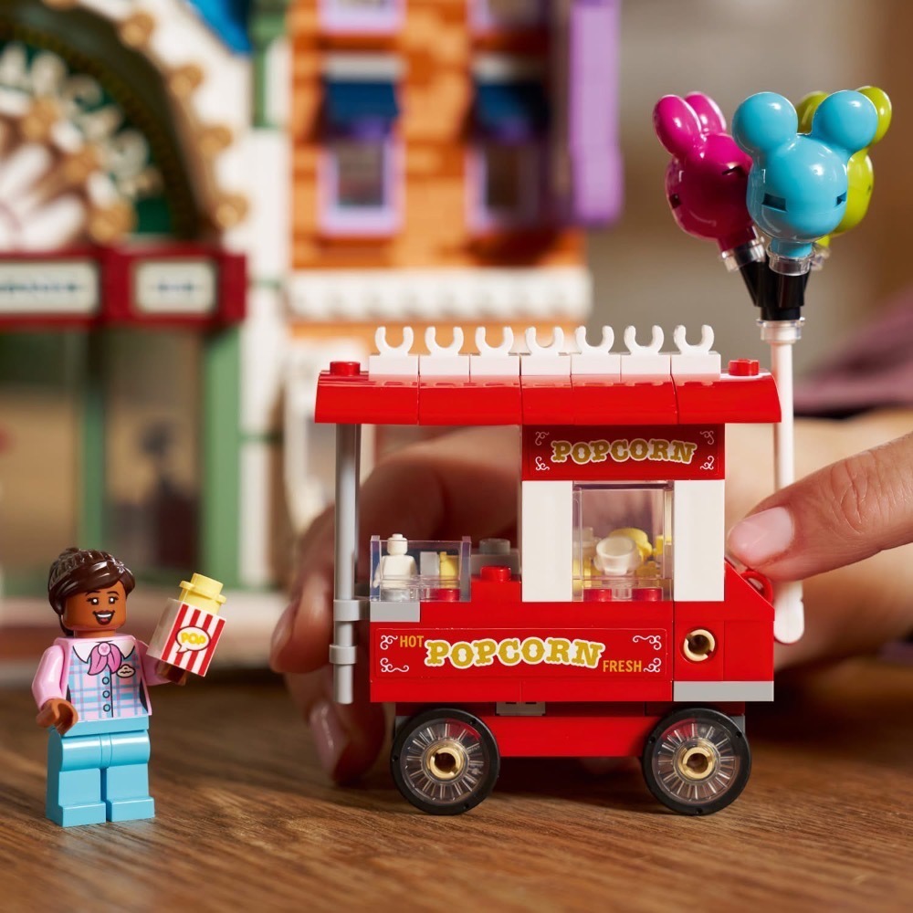 【高雄∣阿育樂高】LEGO 43302 迪士尼 美國小鎮大街 Main Street U.S.A-細節圖7