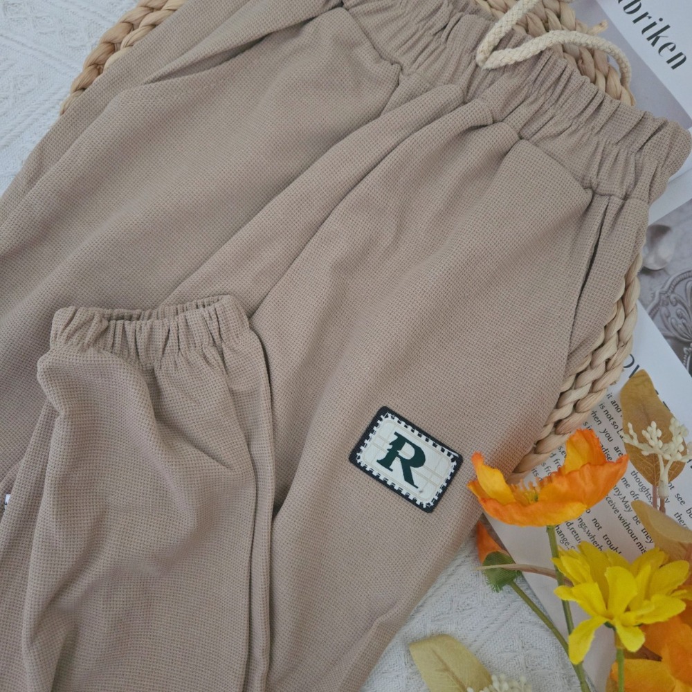 (現貨，附發票)春秋季~R標華夫格兒童休閒長褲 大童童裝 兒童長褲 兒童休閒褲-規格圖9