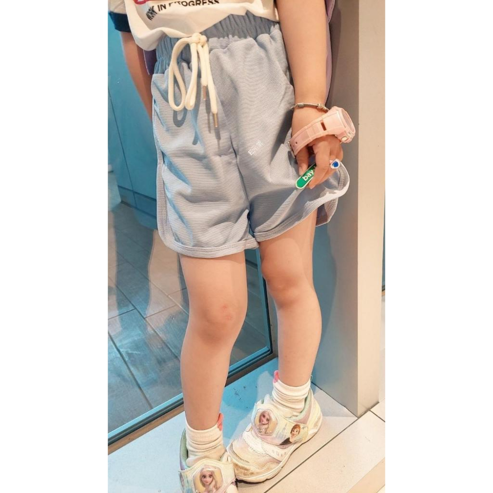 (現貨，附發票)兒童假綁帶休閒拉圈短褲　兒童運動褲　兒童沙灘褲　兒童短褲 女童短褲 男童短褲 E元堂-細節圖7