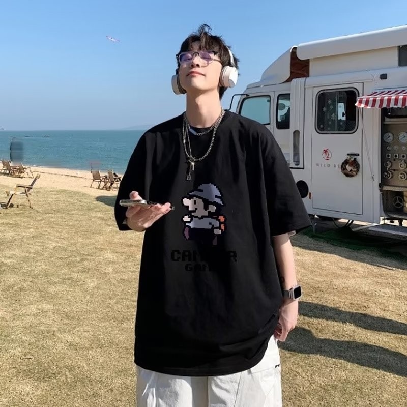 『癮品流行』小矮人印花 美式高街純棉T恤 男生短袖 圓領上衣 五分袖 設計感 休閒百搭 大碼寬鬆 M-5XL-細節圖6