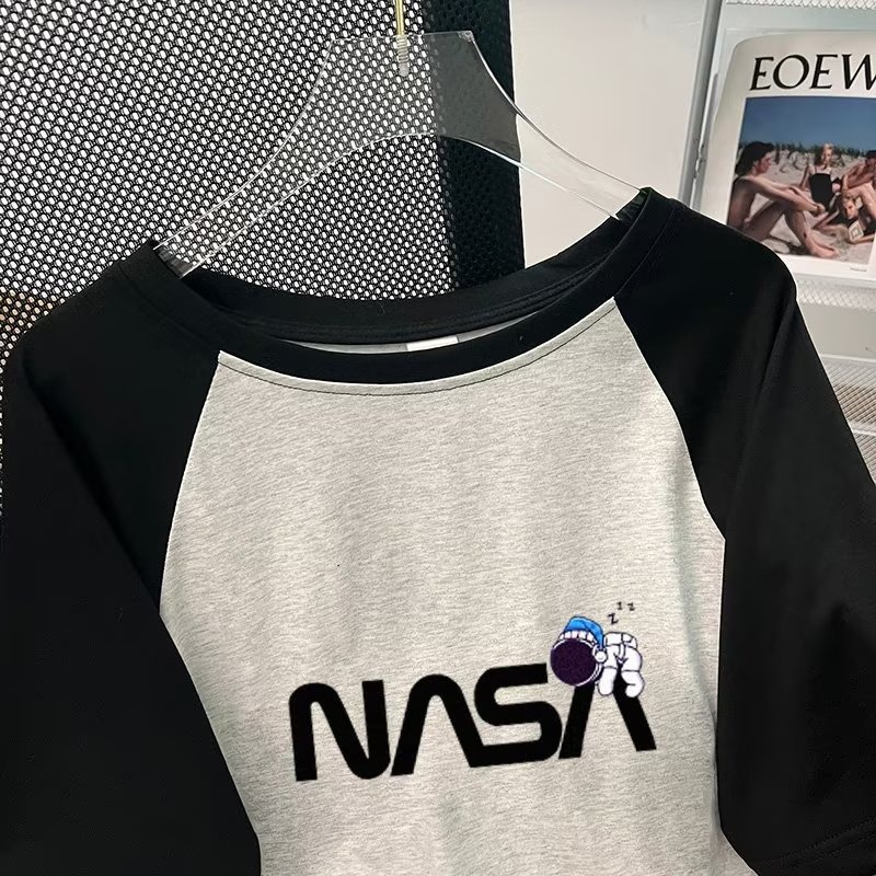 『癮品流行』撞色拼接正肩t恤短袖女夏季2023新款圓領小眾設計感 寬鬆百搭上衣潮  簡約字母印花上衣-細節圖6