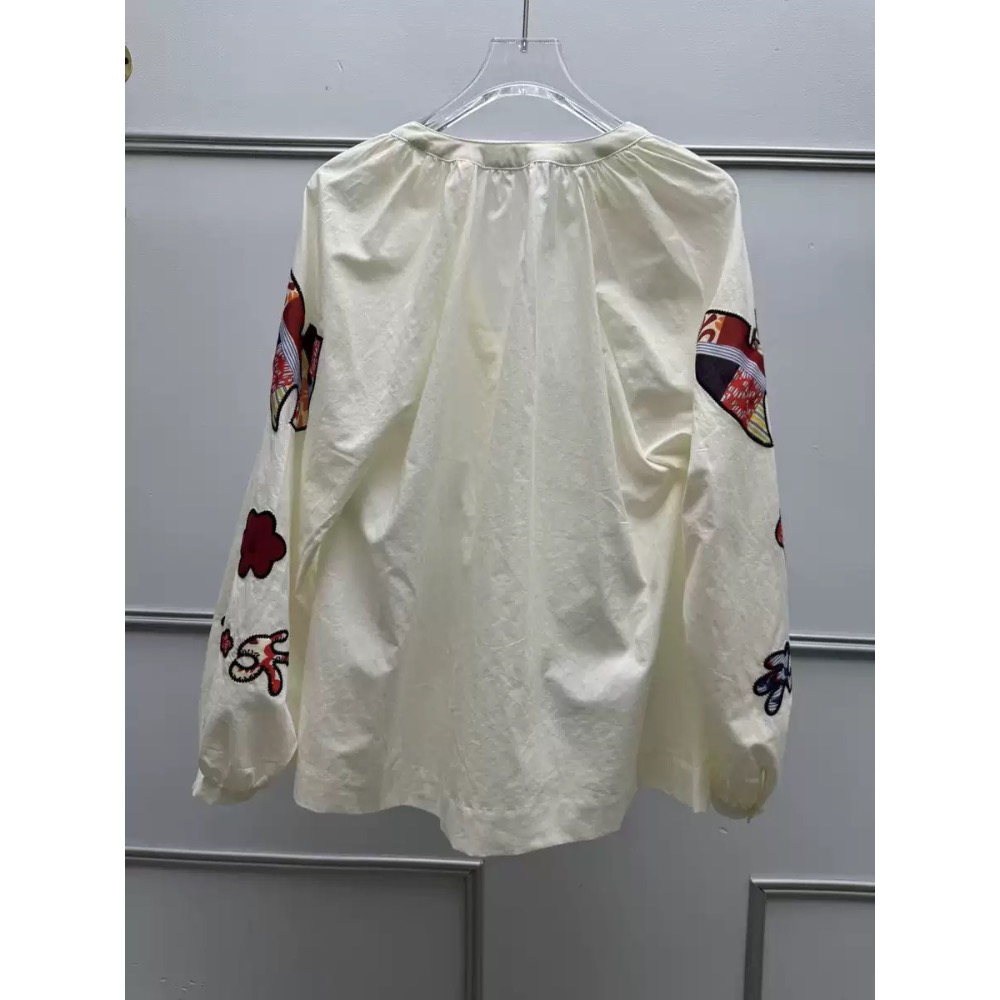 法式復古趣味貼布刺繡V領上衣-細節圖7