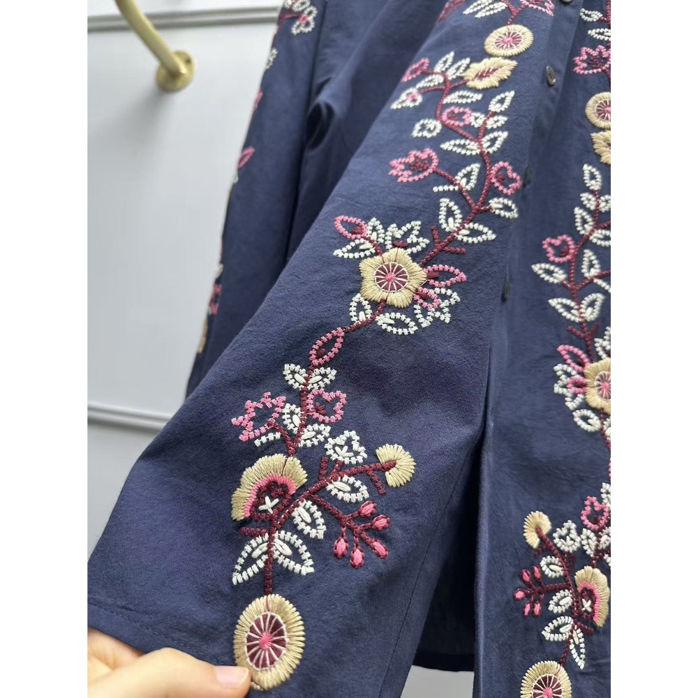 秋冬法式復古精緻綉花圓領長袖襯衫-細節圖8