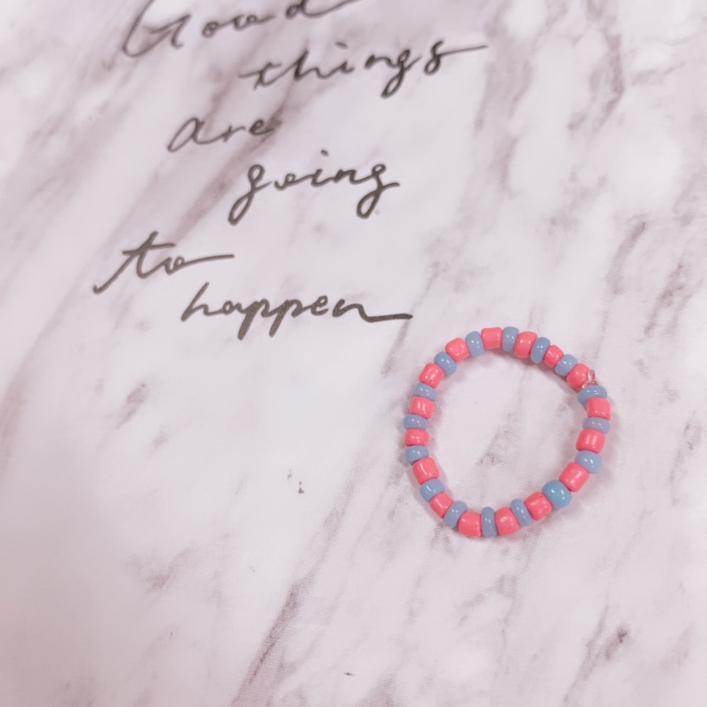 ￼小米珠戒指 串珠戒指 多巴胺珠珠戒指 素圈百搭戒指 手工串珠戒指-規格圖9