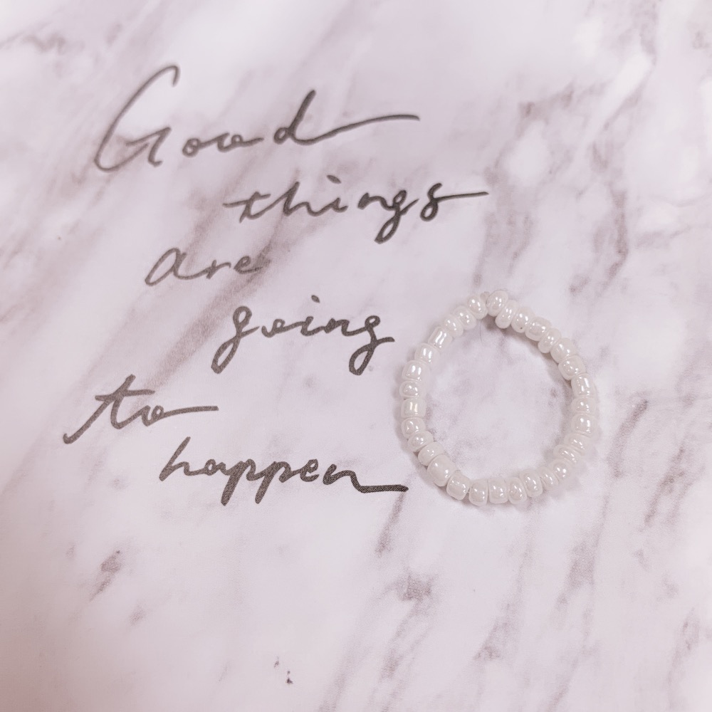 ￼小米珠戒指 串珠戒指 多巴胺珠珠戒指 素圈百搭戒指 手工串珠戒指-規格圖9