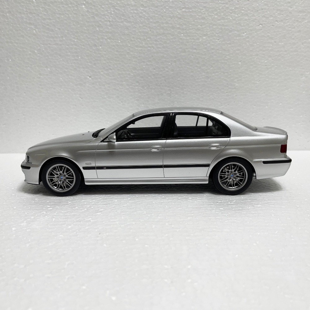 Otto mobile 1/18 BMW E39 M5 ( OT747 )-細節圖4
