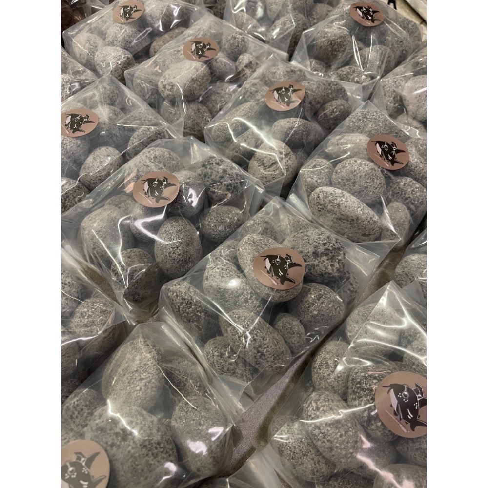 鼠博館-底沙-鼠饅頭麥飯石｜大顆河砂扁石-細節圖2