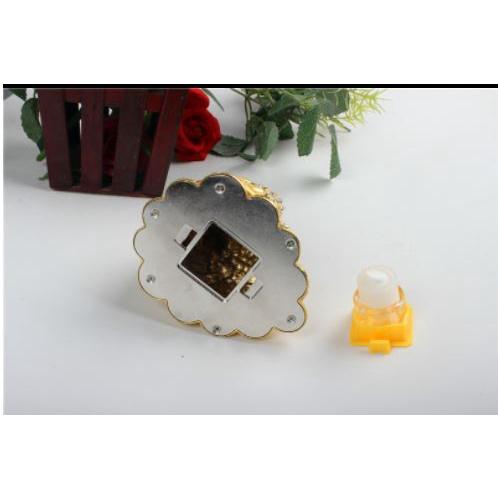 🇹🇼四月科技能源☘️汽車金蟾擺件車載金蟾納汽車金蟾擺件車載金蟾納財香水座內飾合金擺鑲鑽金蟾汽車香水飾品-細節圖3