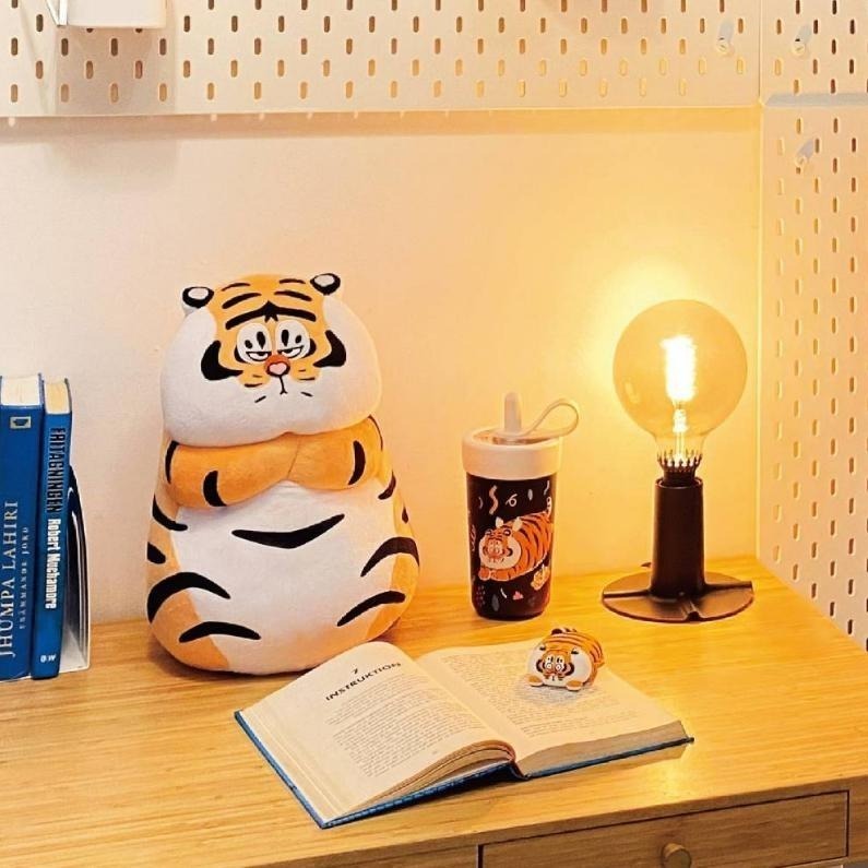 【我不是胖虎】胖且生氣 絨毛娃娃 不二馬大叔 限量聯名款 胖虎造型 超商預購 療癒小物 寵物 信男藥局-細節圖2