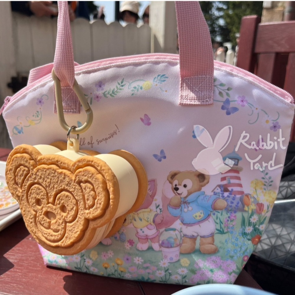 現貨秒出 東京迪士尼海洋 Disney 樂園 達菲家族 拉鍊收納包 零錢包 仿真 夾心餅乾 糖果罐 餅乾造型 週邊 餐廳-細節圖2