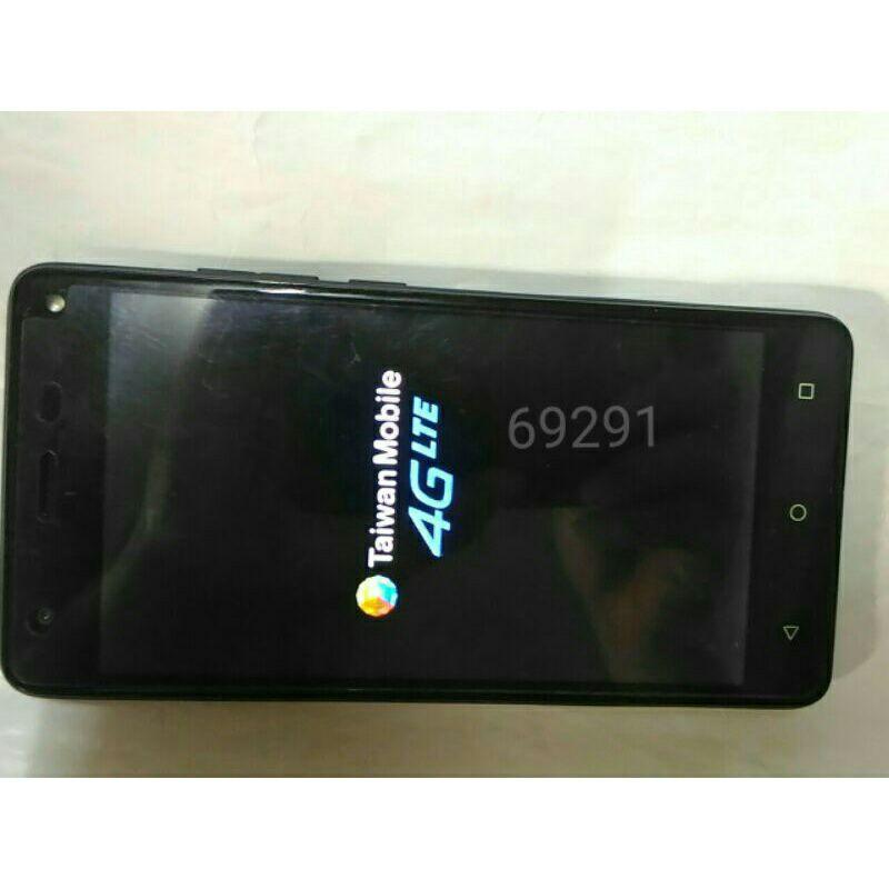 鴻海手機+台哥大4G手機(一黑色一白色)共三支，限已預約的特定會員下單-細節圖3