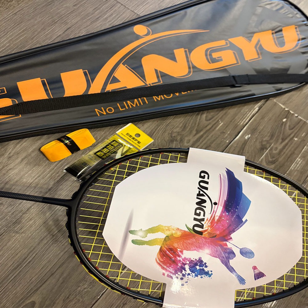 ~子甄彣璟~買1送3 碳素纖維 超輕羽毛球拍 小鋼炮 攻防兼備 高彈的中杆 輕鬆防守 羽毛球拍 羽毛球-細節圖4