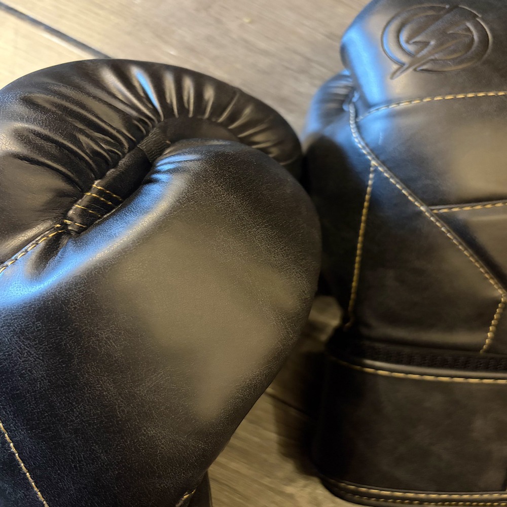 ~子甄彣璟~【超纖皮拳擊手套】拳擊訓練 泰拳 散打 格鬥 沙包 高彈減震 舒適透氣 人體工學設計 多層減震 拳館推薦款-細節圖8