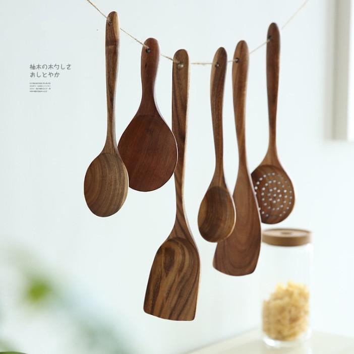 現貨！【23.5-31.5cm多款式】異國風愛心柚木湯勺飯勺鍋撈勺鏟子餐具 烹飪木鏟菜鏟炒菜勺 【CH225】-細節圖3